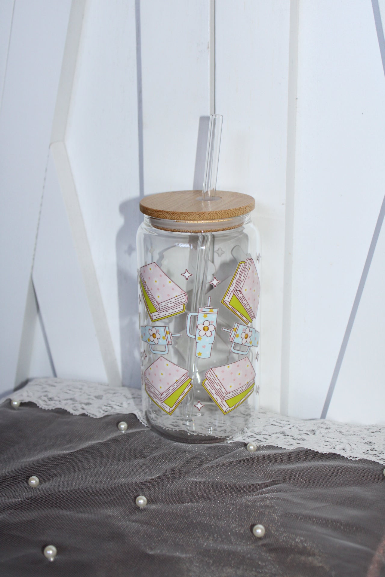 Just a Girl Who Loves Books Can Glass Cup